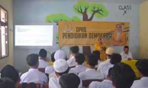 penddikan politik 2